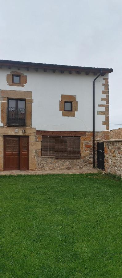 Casa Del Medio Villa Fuentecantos Luaran gambar